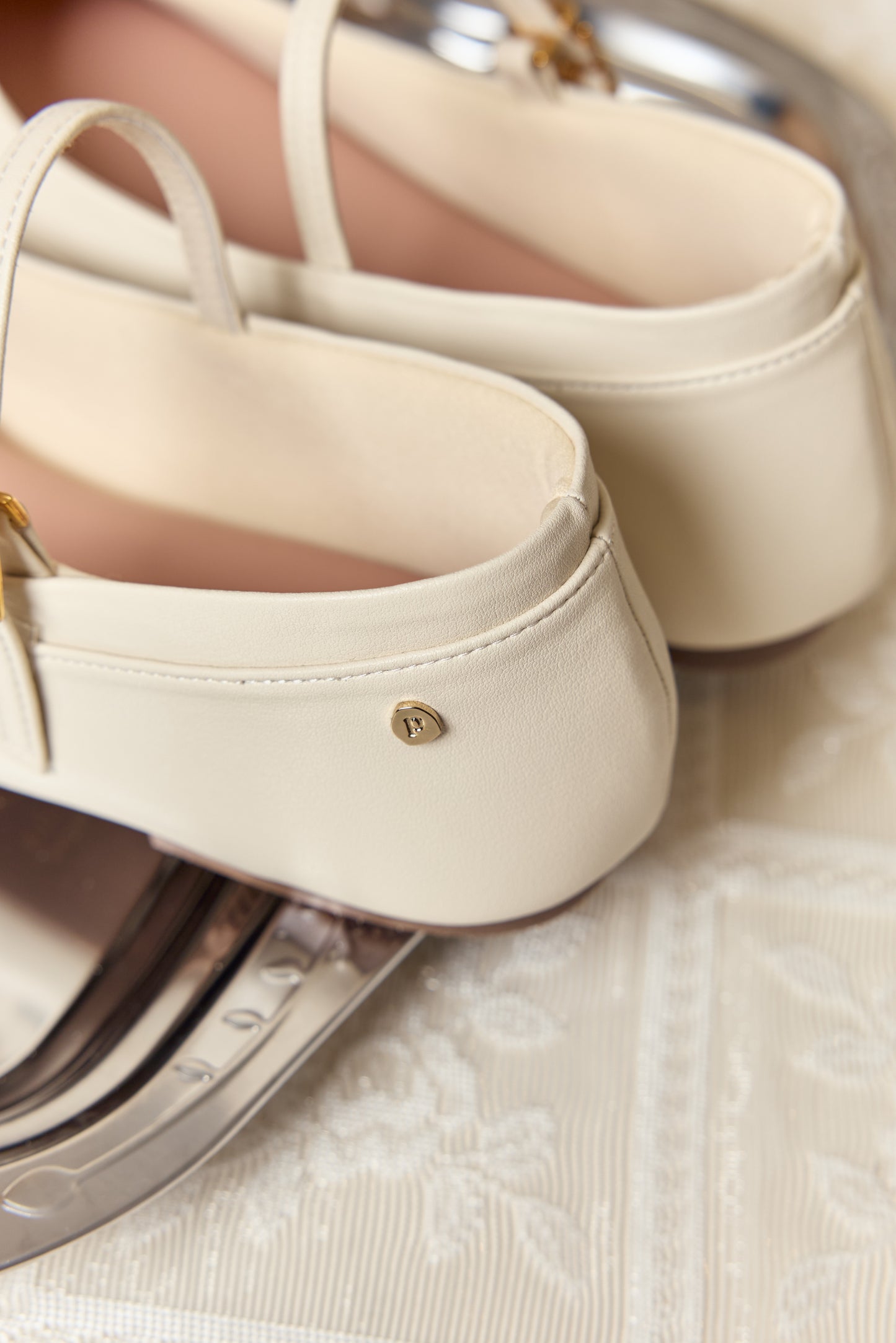Mary Jane slim strap Gen2 - Cream